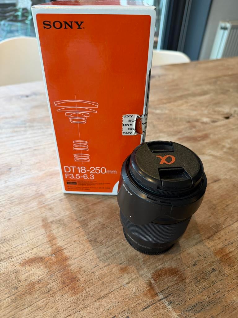Sony SAL18250 telelens incl kenko pro1d uv filter, Audio, Tv en Foto, Fotografie | Lenzen en Objectieven, Ophalen of Verzenden