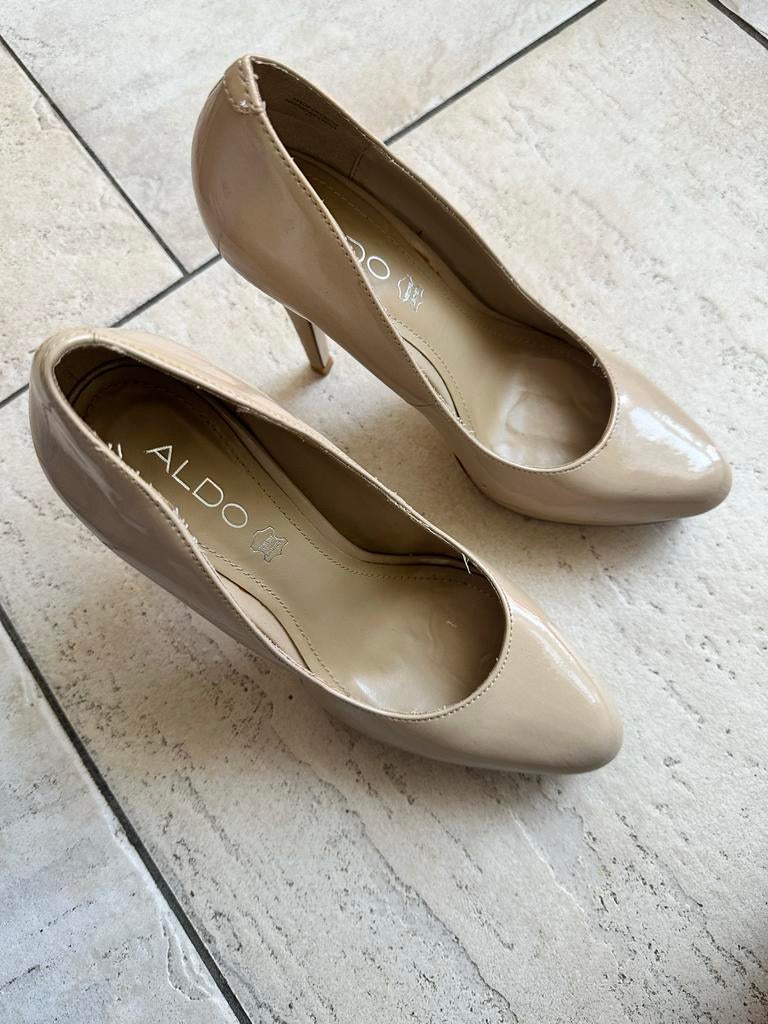 Aldo pumps maat 37 - Nude lakleren hakken, Kleding | Dames, Schoenen, Ophalen of Verzenden, Zo goed als nieuw, Beige, Pumps