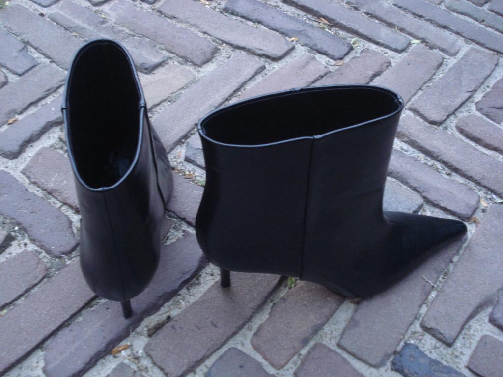 PUNTLAARZEN 41 NIEUW ZWART NU GRATIS VERZENDING PER POST, Kleding | Dames, Schoenen, Verzenden, Zwart, Lage of Enkellaarzen, Nieuw