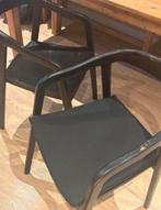 2 zwarte eetkamerstoelen Lasse Karwei UITERLIJK 1 APRIL WEG, Huis en Inrichting, Stoelen, Ophalen, Gebruikt, Twee, Zwart