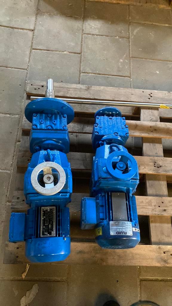 Motor met reductor 0,37 kW, 240-400 V,  2 stuks, Ophalen of Verzenden, Gebruikt, Elektromotor, 1400 tot 1800 rpm