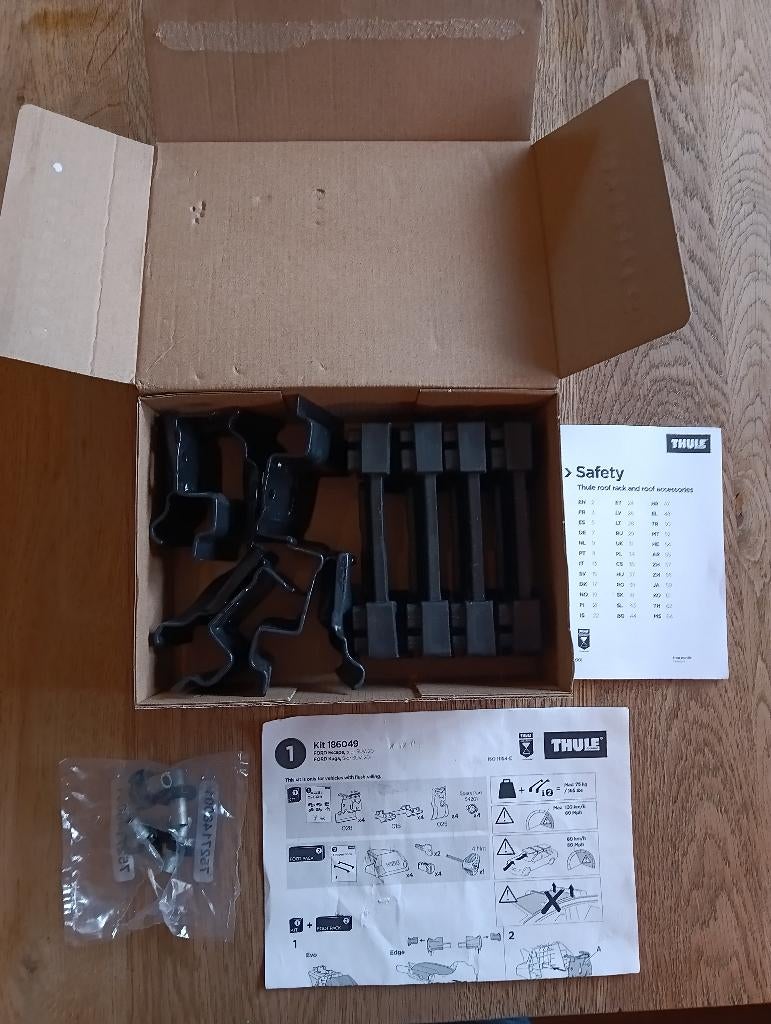Thule 186049 dakdrager voetjes Ford Kuga of Escape, Auto diversen, Dakdragers, Ophalen of Verzenden, Zo goed als nieuw