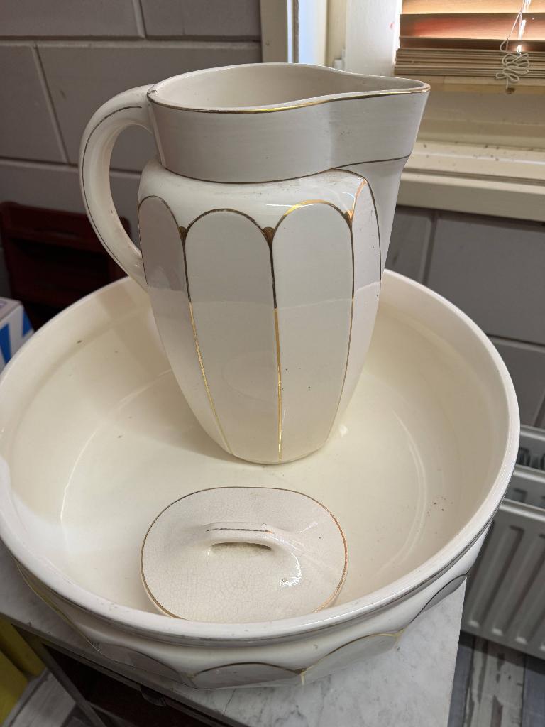 Lampetstel 3-delig (Waterkan, Wasbak, Zeepbakje), Antiek en Kunst, Ophalen