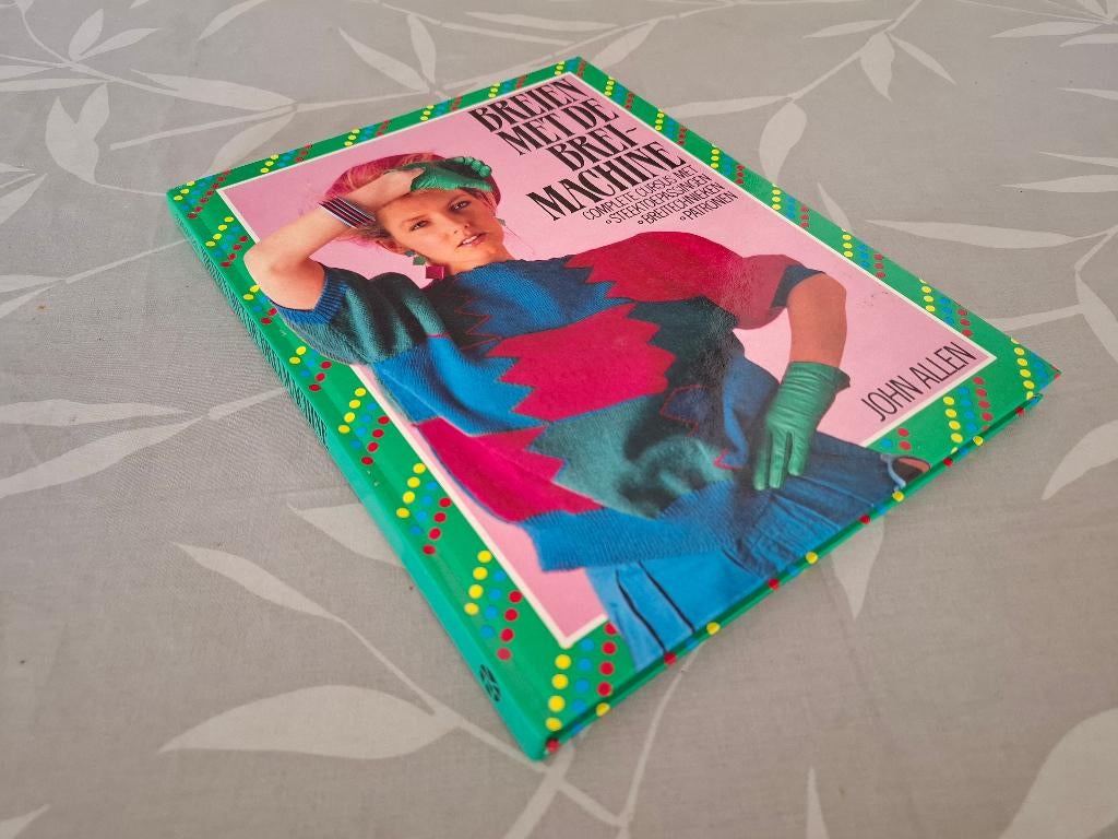 BREIEN MET DE BREIMACHINE - Complete cursus (John Allen), Breien en Haken, John Allen, Ophalen of Verzenden, Zo goed als nieuw