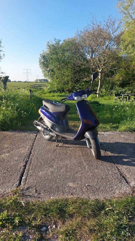 Piaggio Zip Type 2 Scooter - Goed Onderhouden, Fietsen en Brommers, Scooters | Piaggio, Ophalen, Zip, Zo goed als nieuw, Benzine