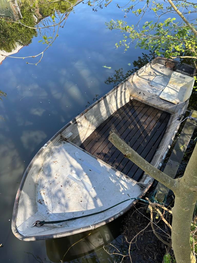 Stalen boot 4,5m met Honda 5pk 4takt buitenboordmotor, Watersport en Boten, Ophalen, Gebruikt, Motor en Techniek, Motorboot