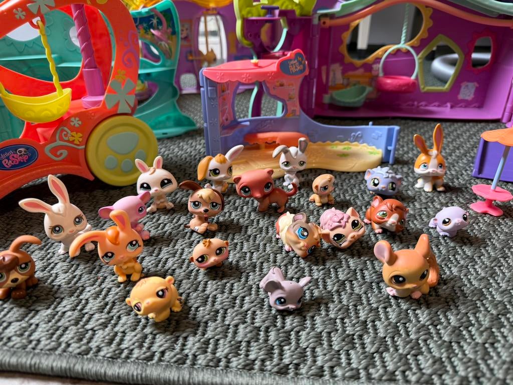Littlest pet shop 20 dieren & 4/5 huisjes, Ophalen of Verzenden, Zo goed als nieuw