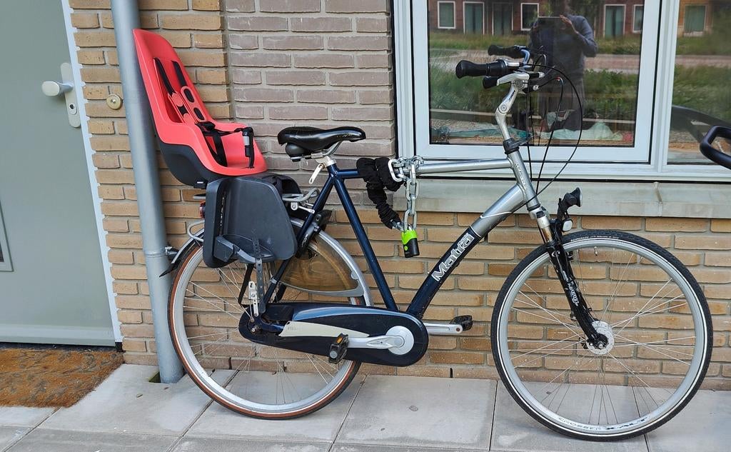 Fiets met kinderzitje, fietsslot en fietstas, Ophalen