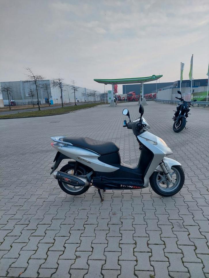 Honda Dylan 150cc Scooter, Fietsen en Brommers, Brommers | Honda, Gebruikt, Overige modellen, Maximaal 45 km/u, Ophalen
