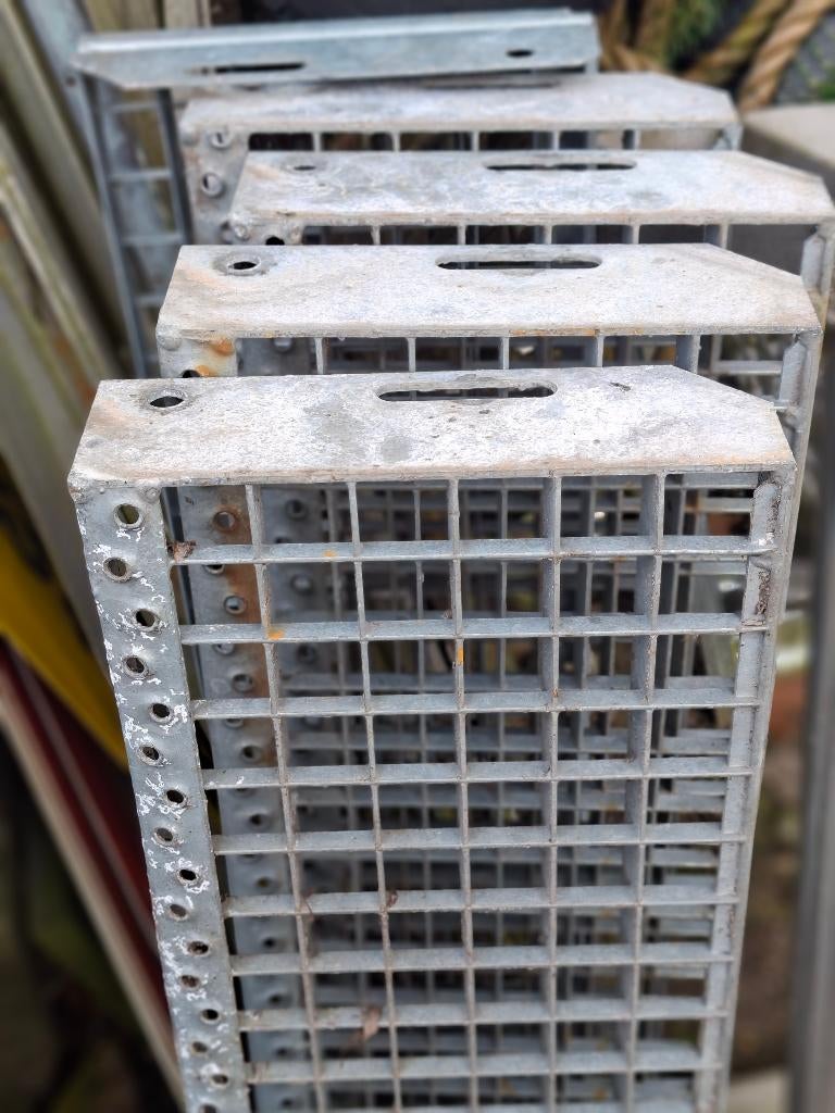 Traptreden / 5 stuks, Doe-het-zelf en Verbouw, Ladders en Trappen, Ophalen, Gebruikt, Trap, Ameide