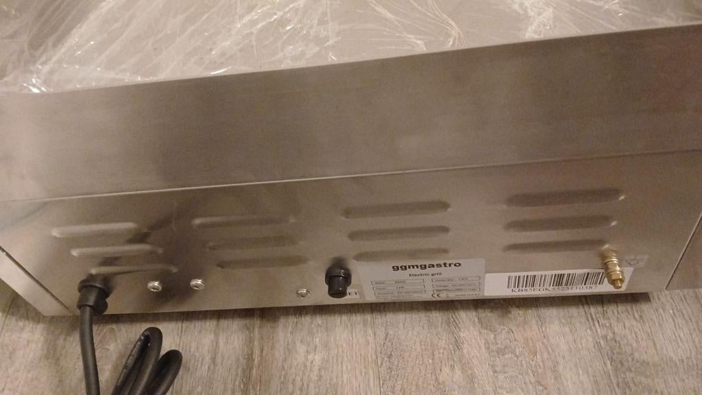 Electric grill, 3 kookzones of minder, Ophalen of Verzenden, Zo goed als nieuw, Vrijstaand