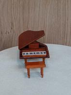 Vintage houten piano met krukje poppenhuis, Verzamelen, Poppenhuizen en Toebehoren, Ophalen of Verzenden, Gebruikt, Poppenhuis