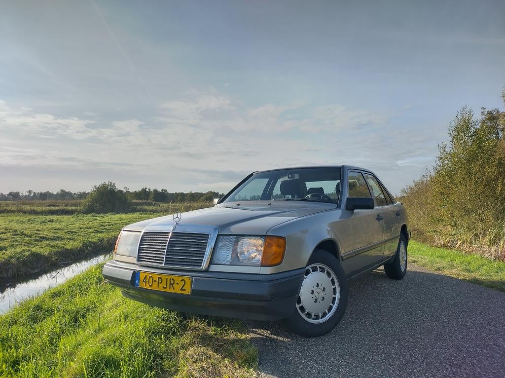Mercedes 230e w124 belasting vrij, Achterwielaandrijving, Handgeschakeld, Particulier, Sedan