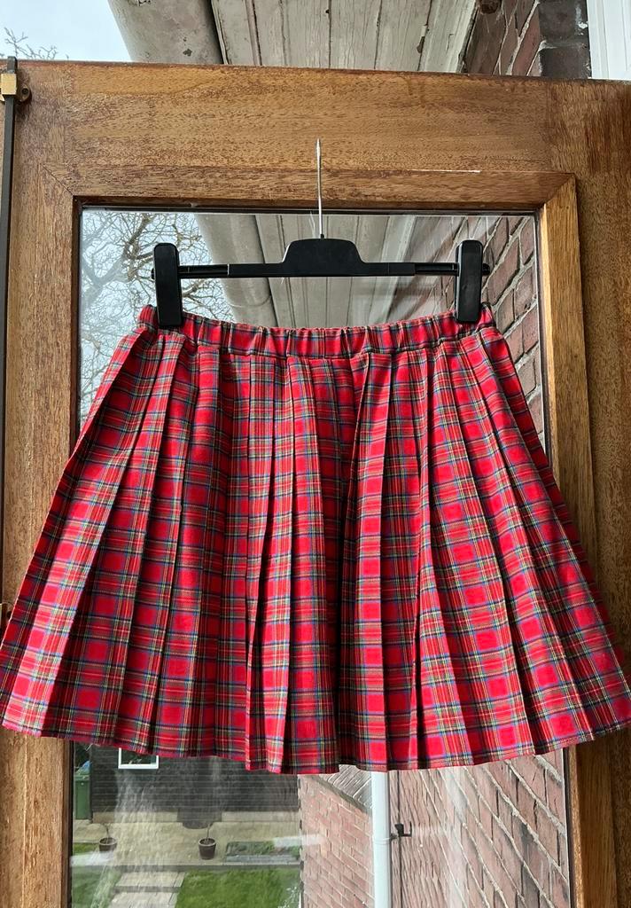 Rode Schotse plissé rok. Mt M Smalle plooi. Katoen/poly kort, Ophalen of Verzenden, Zo goed als nieuw, Maat 36 (S), Boven de knie