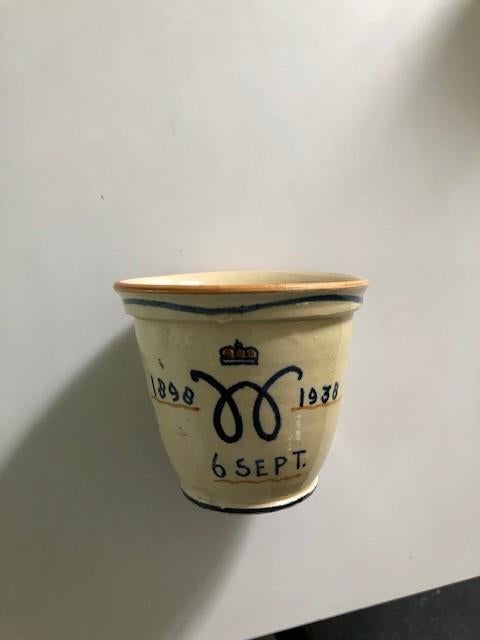 WILHELMINA BEKER      5216, Verzamelen, Koninklijk Huis en Royalty, Ophalen of Verzenden, Zo goed als nieuw, Servies