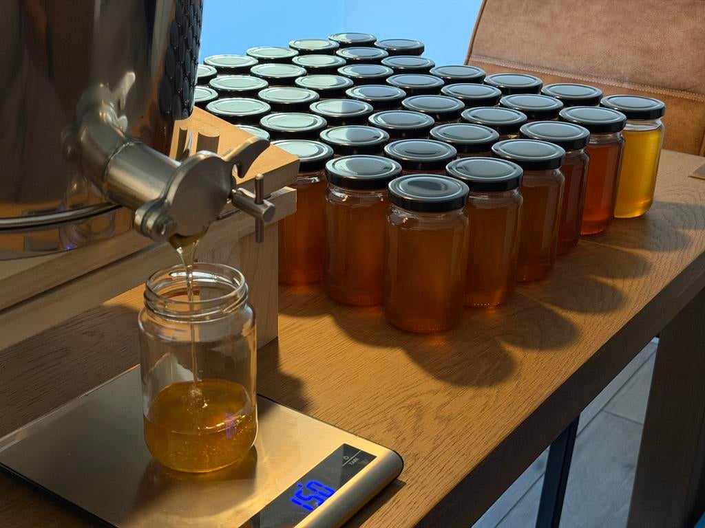 Honing van de imker, Ophalen