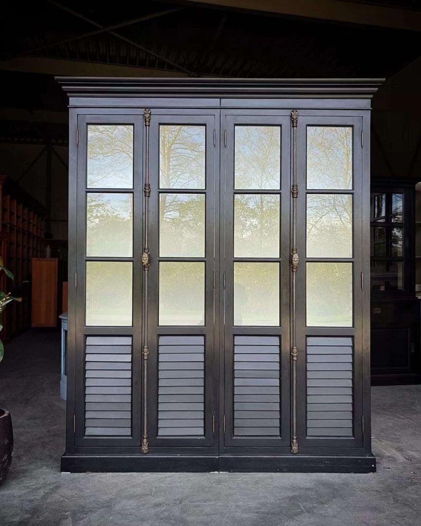 Chique Vitrinekast | Louvre deuren | Buffetkast #6067, Niet ingevuld, 200 cm of meer, 150 tot 200 cm, Niet ingevuld