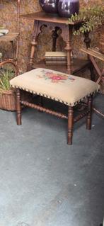Retro Vintage Geborduurd Voetenbankje hocker poef, Minder dan 50 cm, Gebruikt, Retro, Vintage, Klassiek, Geborduurd, Minder dan 50 cm