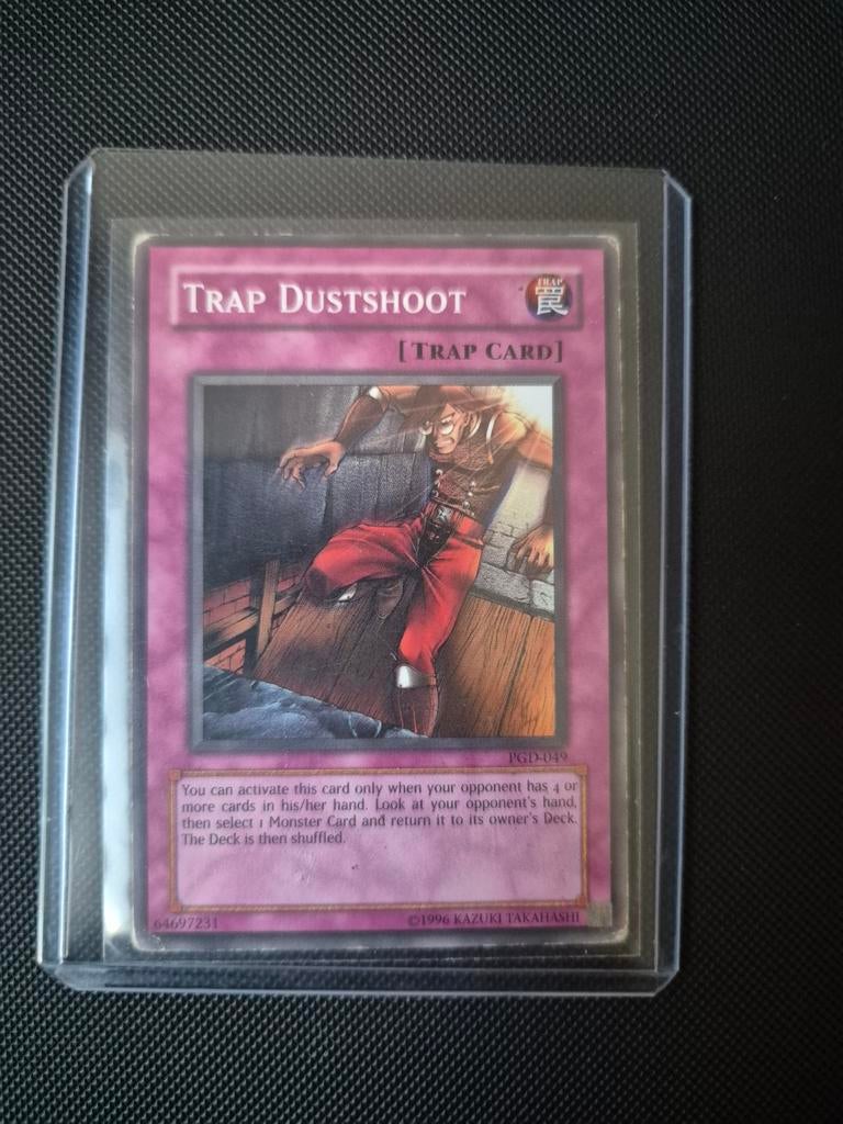 YuGiOh Trap Dustshoot - Zeldzame Val Kaart, Hobby en Vrije tijd, Verzamelkaartspellen | Yu-gi-Oh!, Ophalen of Verzenden, Zo goed als nieuw