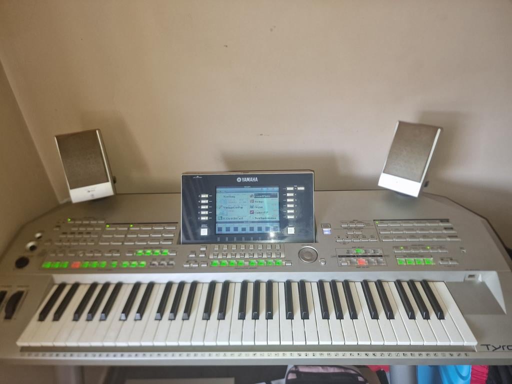 Yamaha Tyros 2 Digital Workstation met speakers, Ophalen, 61 toetsen, Gebruikt, Midi-aansluiting