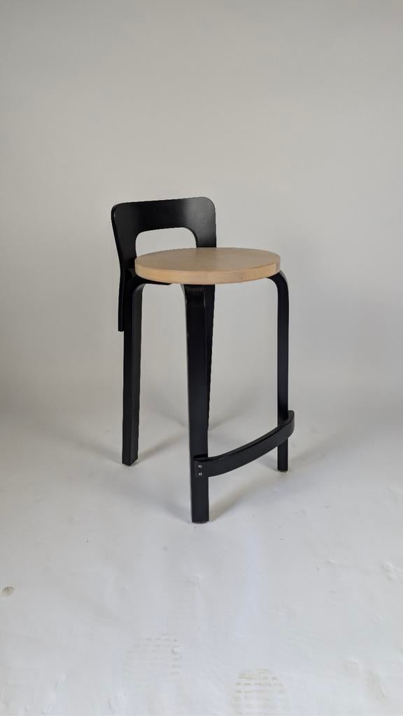 4x Artek K65 krukken, ontworpen door Alvar Aalto, Huis en Inrichting, 4 krukken, Ophalen of Verzenden, 60 tot 90 cm