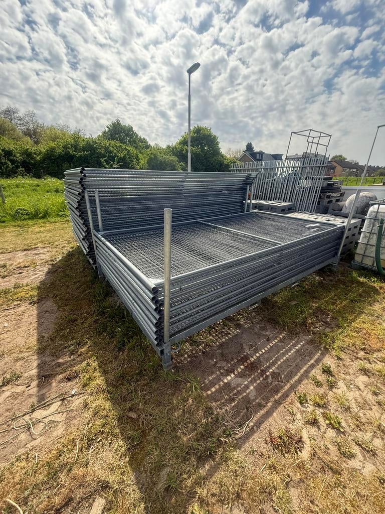 Heras Hekwerk 350x200 cm - 52 stuks met toebehoren, Tuin en Terras, Tuinhekken en Hekwerk, Ophalen, Zo goed als nieuw, IJzer, Tuinhek