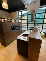 Schmidt Designkeuken met bar - Showroom uitverkoop, Huis en Inrichting, Keuken | Complete keukens, Ophalen, Zo goed als nieuw