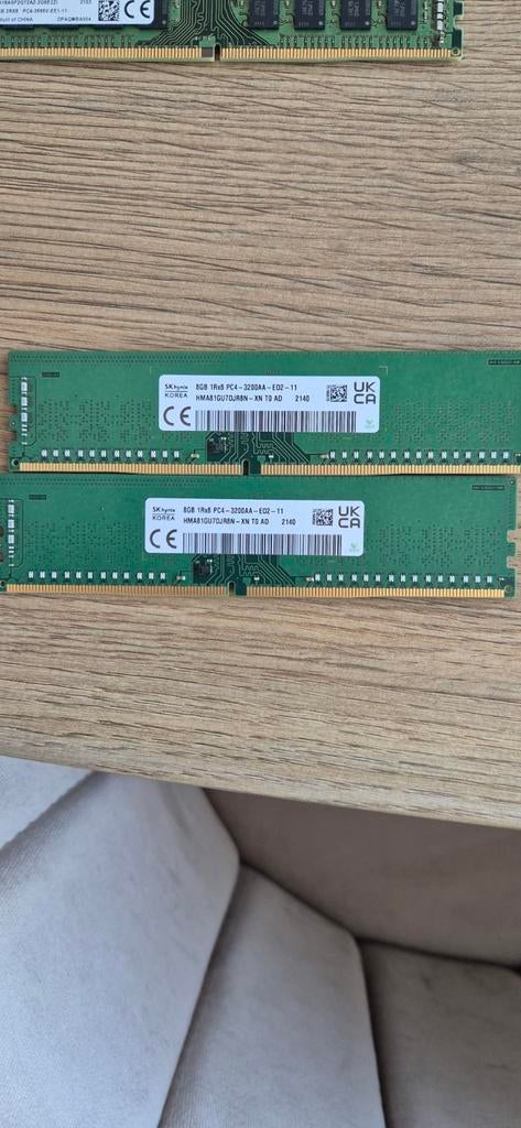 2x SK Hynix 8GB DDR4 RAM PC4-3200AA Geheugenmodule, Computers en Software, RAM geheugen, Ophalen, Gebruikt, Server, DDR4