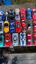 Modellen 1/18. 20 stuks, Hobby en Vrije tijd, Modelauto's | 1:18, Ophalen of Verzenden, Zo goed als nieuw, Bburago