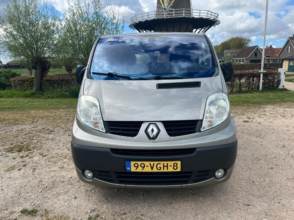 RENAULT TRAFIC aut. L1/H1 2.5 DCI - Super goed onderhouden!, Auto's, Automaat, 145 pk, Stof, Metallic lak