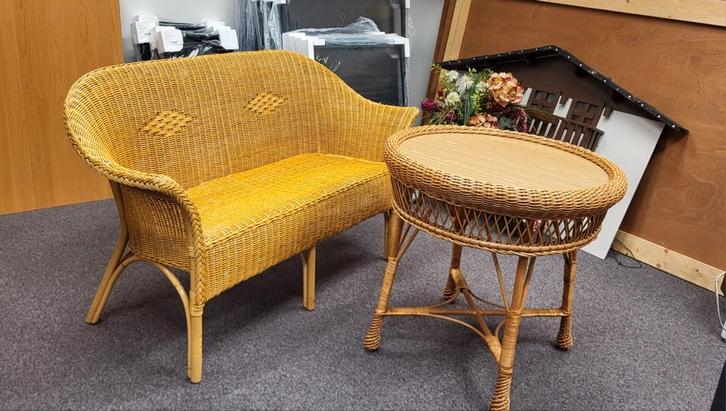 Rotan bankje en bijzettafel set, Huis en Inrichting, Banken | Bankstellen, Gebruikt, Rechte bank, Tweepersoons, Minder dan 150 cm