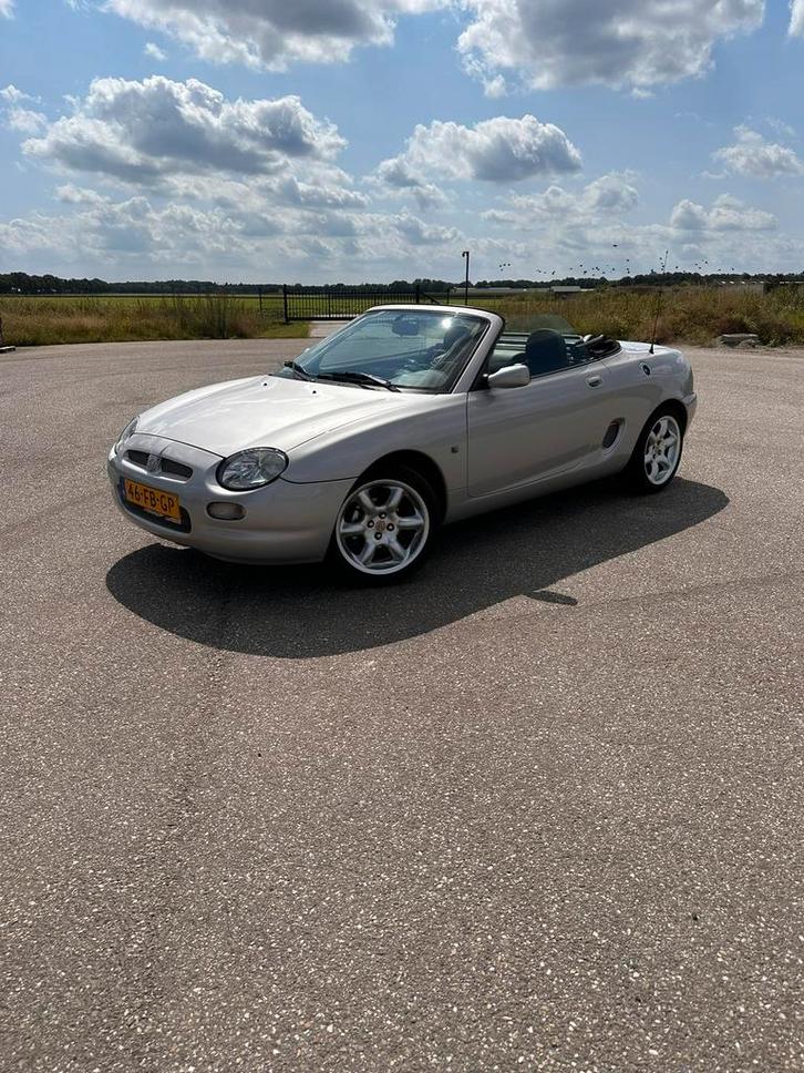MG F 1.8 I VVC 2000 Grijs, Auto's, MG, Particulier, F, Airbags, Elektrische ramen, Lichtmetalen velgen, Metallic lak, Mistlampen