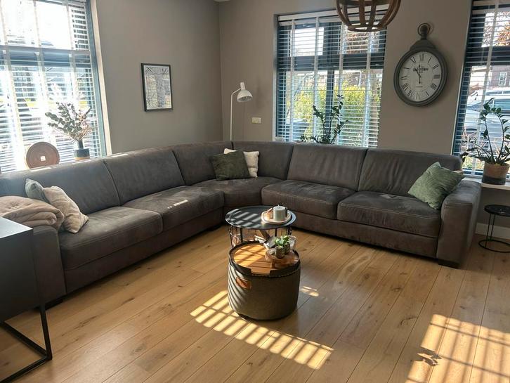 Grote Hoekbank - Comfortabel en Stijlvol 2 jaar oud, Huis en Inrichting, Banken | Bankstellen, Zo goed als nieuw, Hoekbank, Vierpersoons of meer