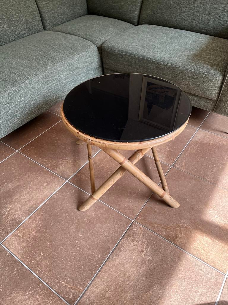 Stijlvolle bamboe bijzettafel met glazen blad, Minder dan 45 cm, Minder dan 55 cm, Rond, Ophalen of Verzenden