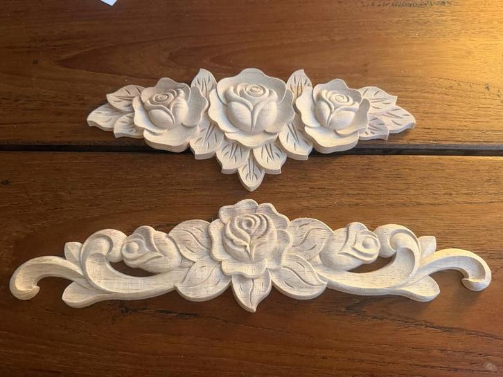 Houtsnijwerk ornament rozen voor op een brocante kast, Huis en Inrichting, Woonaccessoires | Overige, Nieuw, Ophalen of Verzenden