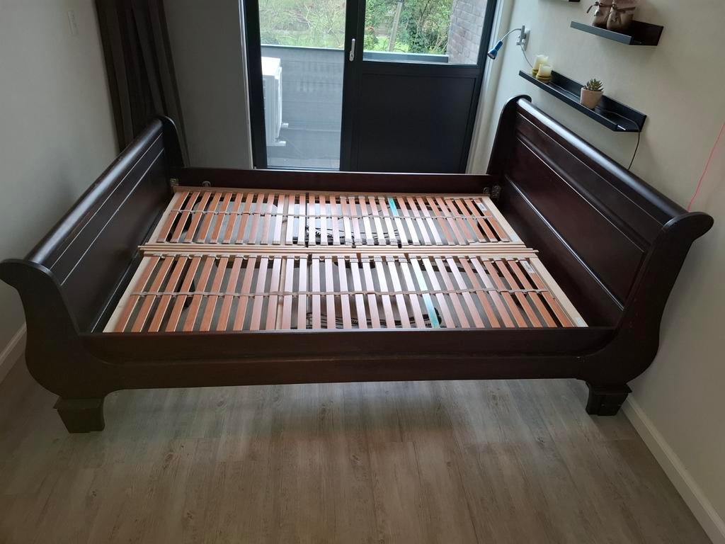 Bed 210x160 cm met elektrische lattenbodems, Ophalen, Bruin, 210 cm, Tweepersoons