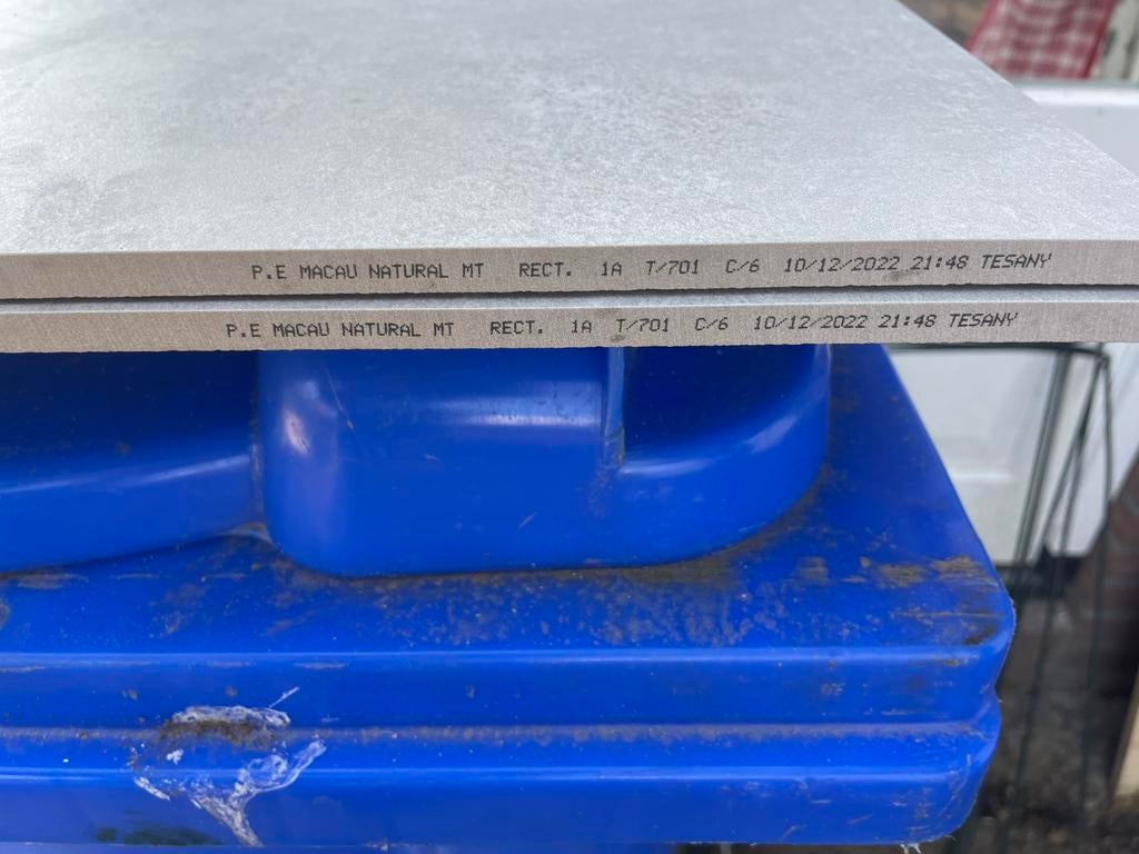 Twee tegels 59,50 cm x 59,50 cm - P.E. MACAU NATURAL MT, Doe-het-zelf en Verbouw, Tegels, Ophalen, 40 tot 60 cm, Keramiek, Nieuw