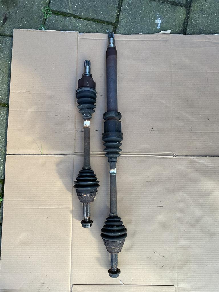 Mazda 2 DY aandrijfassen, Auto-onderdelen, Ophalen of Verzenden, Gebruikt, Mazda