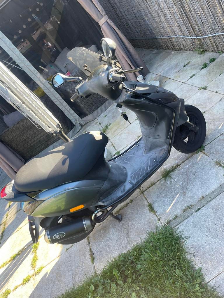 Piaggio Zip - Goed onderhouden, topsnelheid 70 KM/H , 19…KM, Fietsen en Brommers, Scooters | Piaggio, Ophalen, Gebruikt, Maximaal 45 km/u