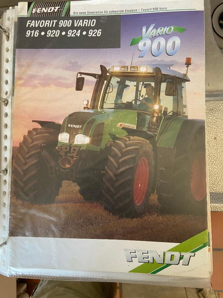 Tractorfolders, Ophalen of Verzenden, Zo goed als nieuw, Folder