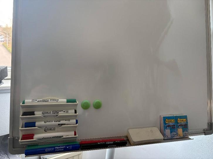 Flipover / whiteboard op wielen + 45 vellen + COMPLETE SET, Diversen, Schoolborden, Zo goed als nieuw, Whiteboard, Mobiel, Ophalen