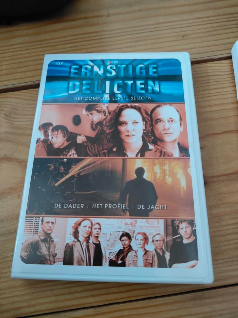 Ernstige Delicten Seizoen 1, Ophalen of Verzenden, Zo goed als nieuw, Overige gebieden