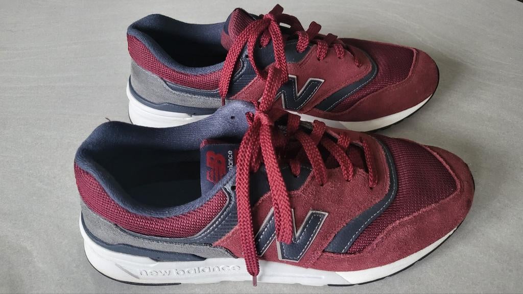 New balance CM 997 HFV maat 42, Kleding | Heren, Schoenen, Ophalen, Zo goed als nieuw