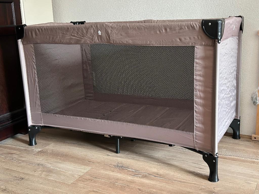 Campingbed, Kinderen en Baby's, Babywiegjes en Ledikanten, Zo goed als nieuw, Reisbedje, Ophalen