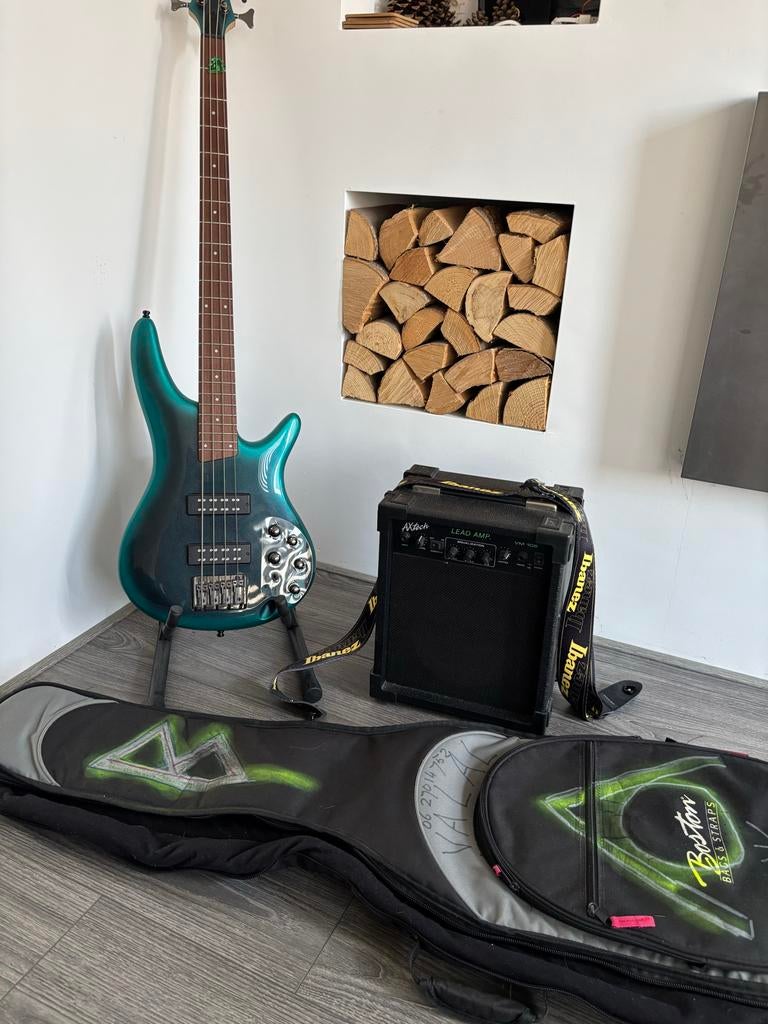 Ibanez SR300E Basgitaar - Zo goed als nieuw, Muziek en Instrumenten, Ophalen, Zo goed als nieuw, Elektrisch