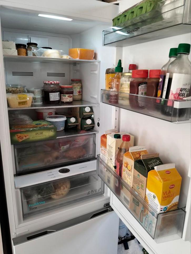 Sharp koelvriescombinatie - 60x63x185 cm, Witgoed en Apparatuur, Koelkasten en IJskasten, Gebruikt, Met aparte vriezer, 200 liter of meer