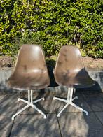2 x Charles & Ray Eames La Fonda eetkamerstoelen, Ophalen, Overige materialen, Twee, Bruin