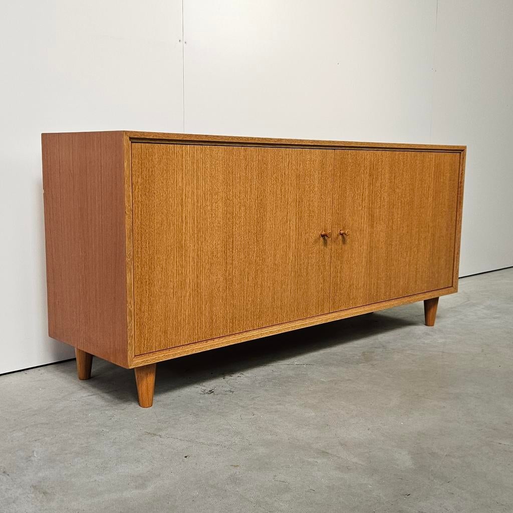 Vintage laag en klein dressoir, Verzamelen, Retro, Ophalen of Verzenden, Huis en Inrichting