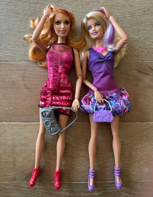 2012 Mattel Fashionistas Rainbow Barbie, 2 stuks, Ophalen of Verzenden, Zo goed als nieuw, Fashion Doll