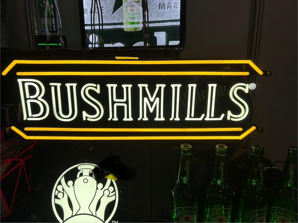 Bushmills whiskey led neon, Verzamelen, Merken en Reclamevoorwerpen, Ophalen, Nieuw, Lichtbak of (neon) lamp